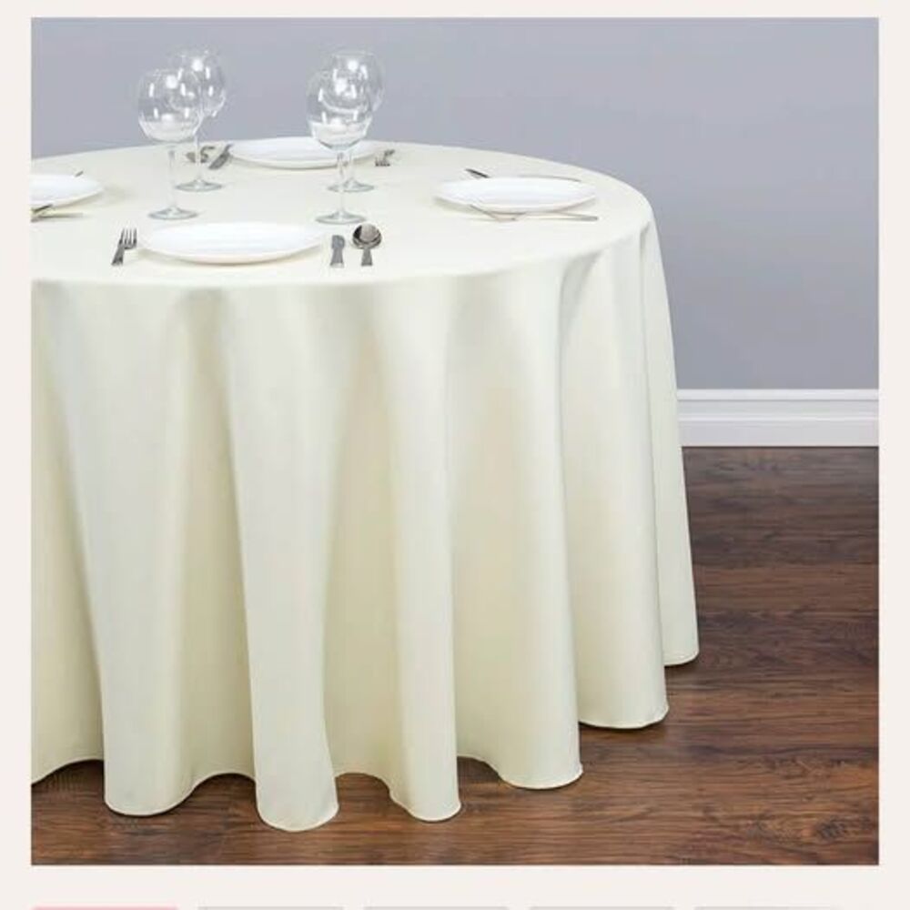 7 ivory round 108 inch tablecloths